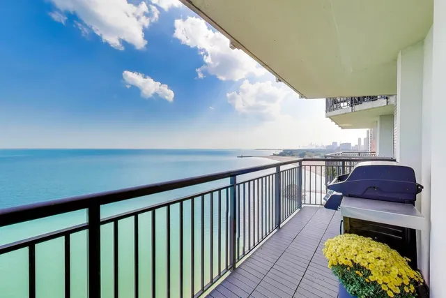 $499,000 | 6007 North Sheridan Road, Unit 12B, Chicago, IL 60660