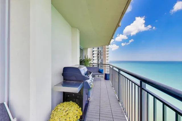 $499,000 | 6007 North Sheridan Road, Unit 12B, Chicago, IL 60660