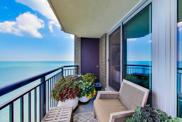 $499,000 | 6007 North Sheridan Road, Unit 12B, Chicago, IL 60660