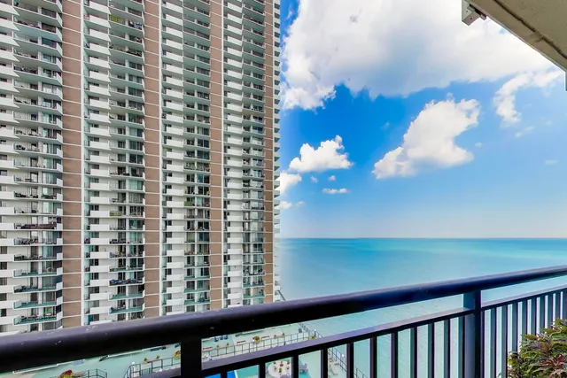 $499,000 | 6007 North Sheridan Road, Unit 12B, Chicago, IL 60660