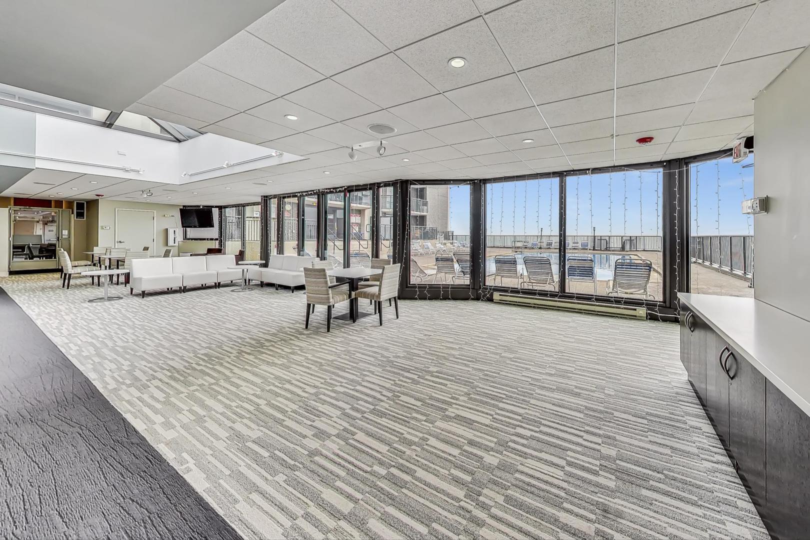 6007 North Sheridan Road, Unit 12B Chicago, IL 60660 - Photo 32 of 38 a view of an empty room with a window