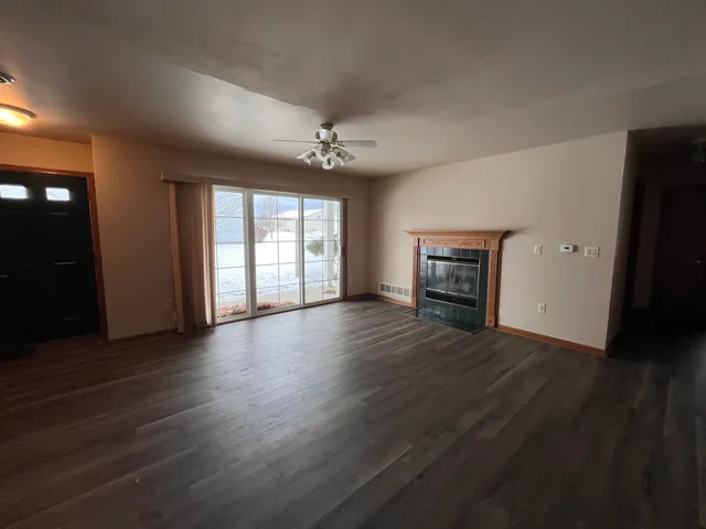 $1,395 | 262 South Lar-Ann Street, Belgium, WI 53004