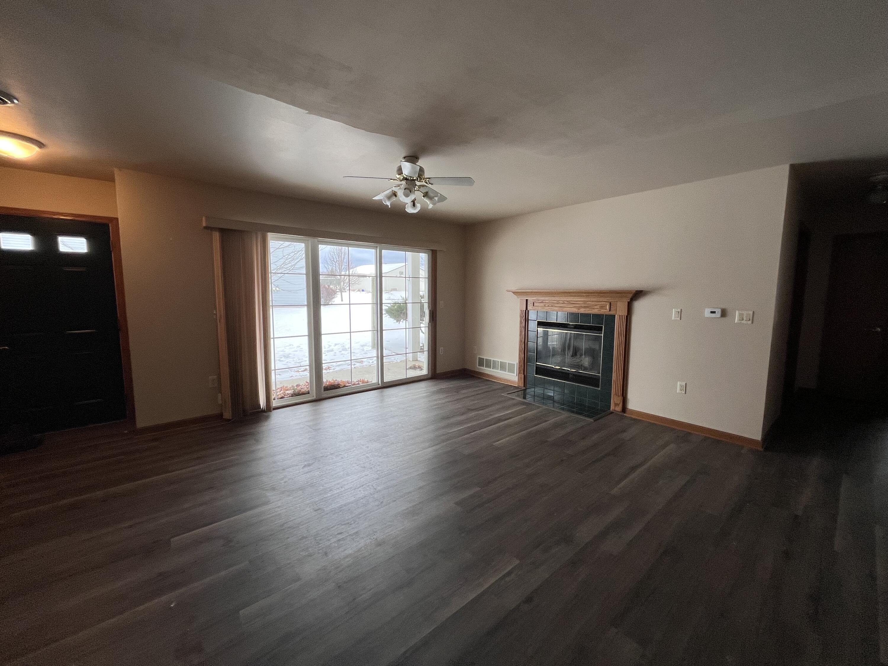 262 South Lar-Ann Street Belgium, WI 53004 - Photo 5 of 12 Living Room (2)