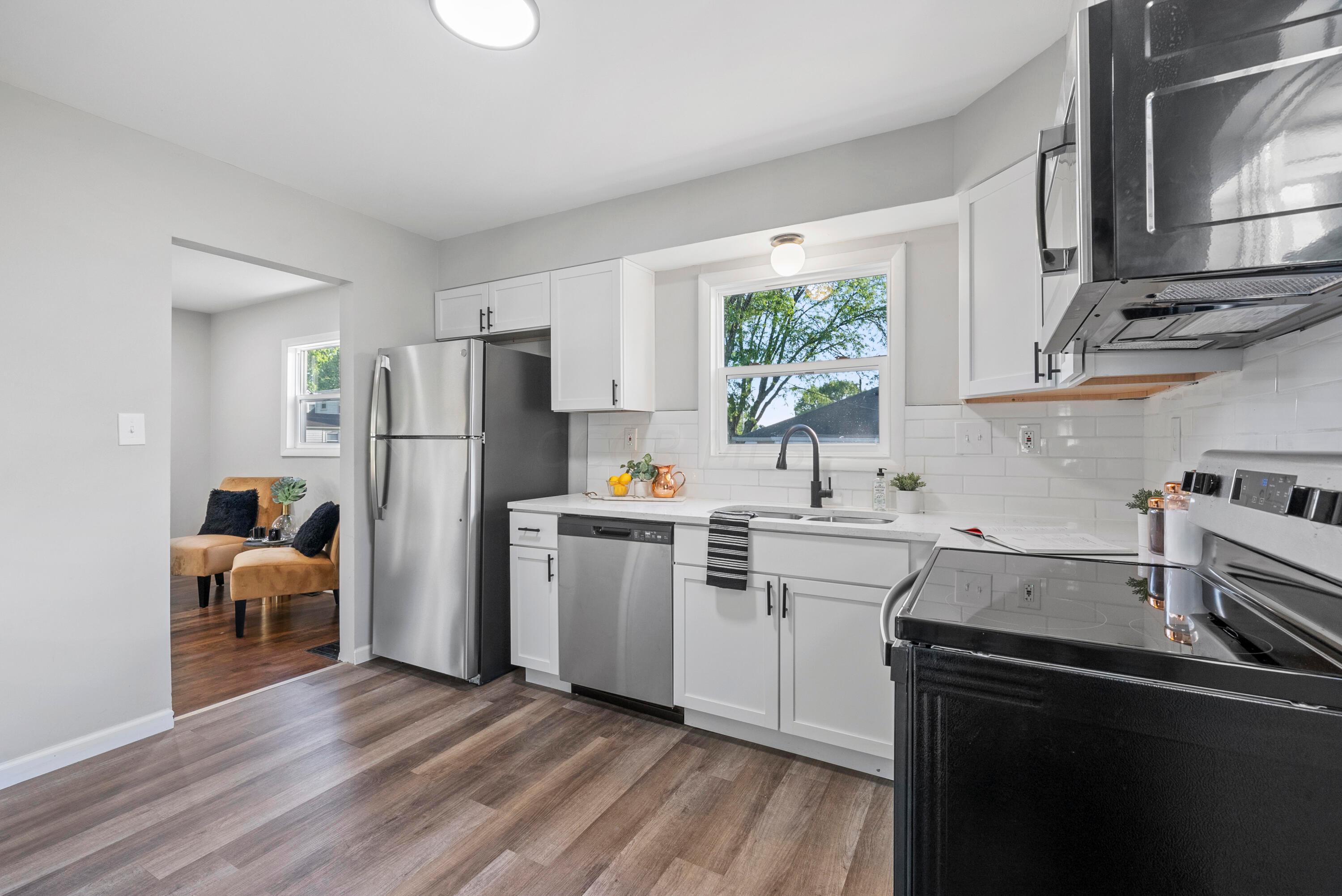 2984 Hampshire Road Columbus, OH 43209 - Photo 8 of 24 DSC05083