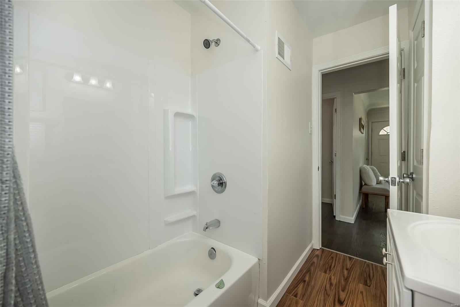 6906 Pine Ridge Drive St. Louis, MO 63121 - Photo 18 of 33