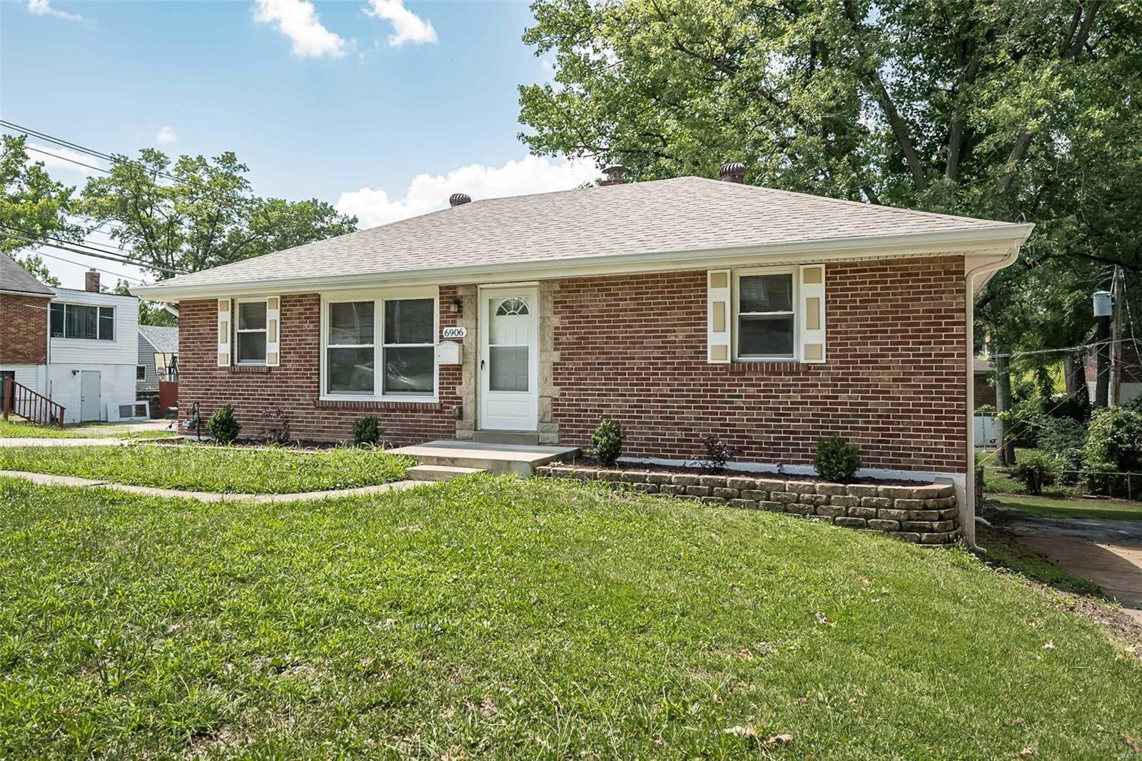 6906 Pine Ridge Drive St. Louis, MO 63121 - Photo 2 of 33