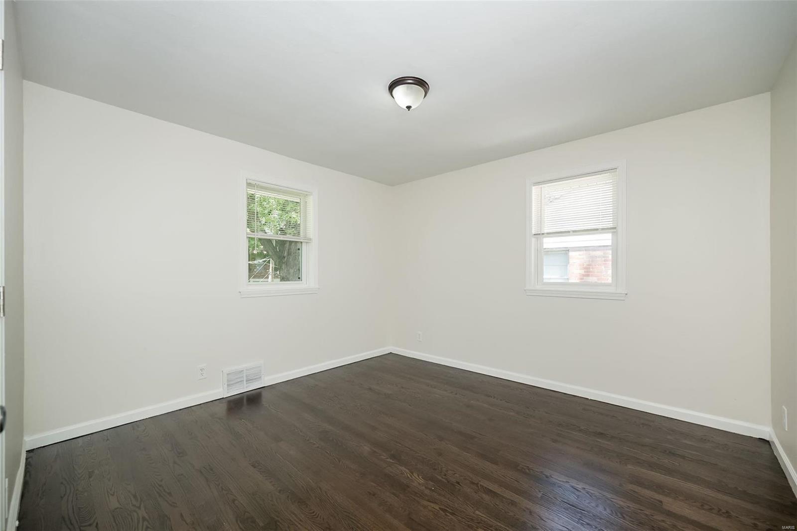 6906 Pine Ridge Drive St. Louis, MO 63121 - Photo 21 of 33