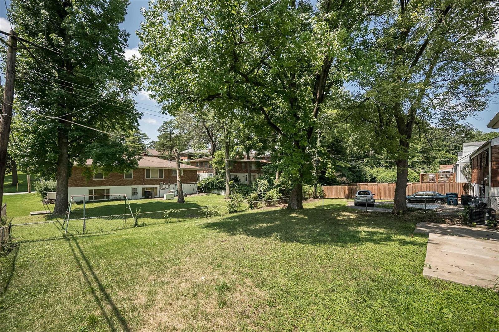 6906 Pine Ridge Drive St. Louis, MO 63121 - Photo 32 of 33