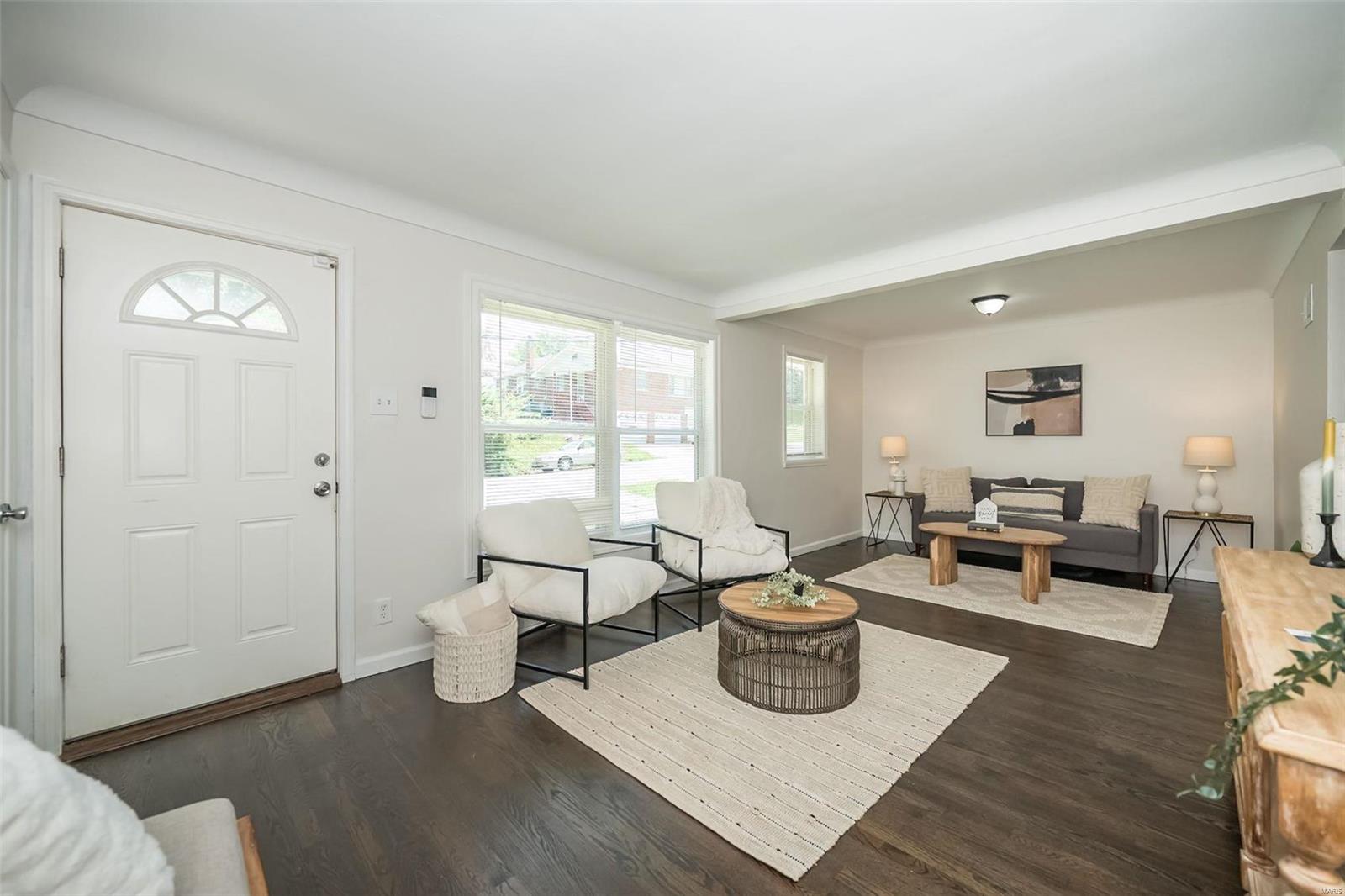 6906 Pine Ridge Drive St. Louis, MO 63121 - Photo 4 of 33