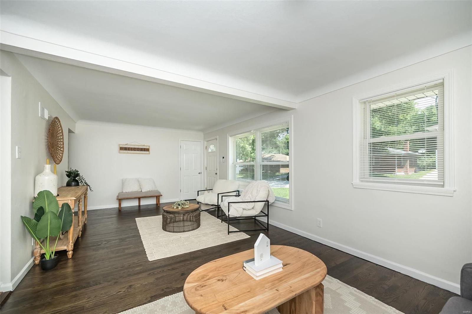 6906 Pine Ridge Drive St. Louis, MO 63121 - Photo 9 of 33