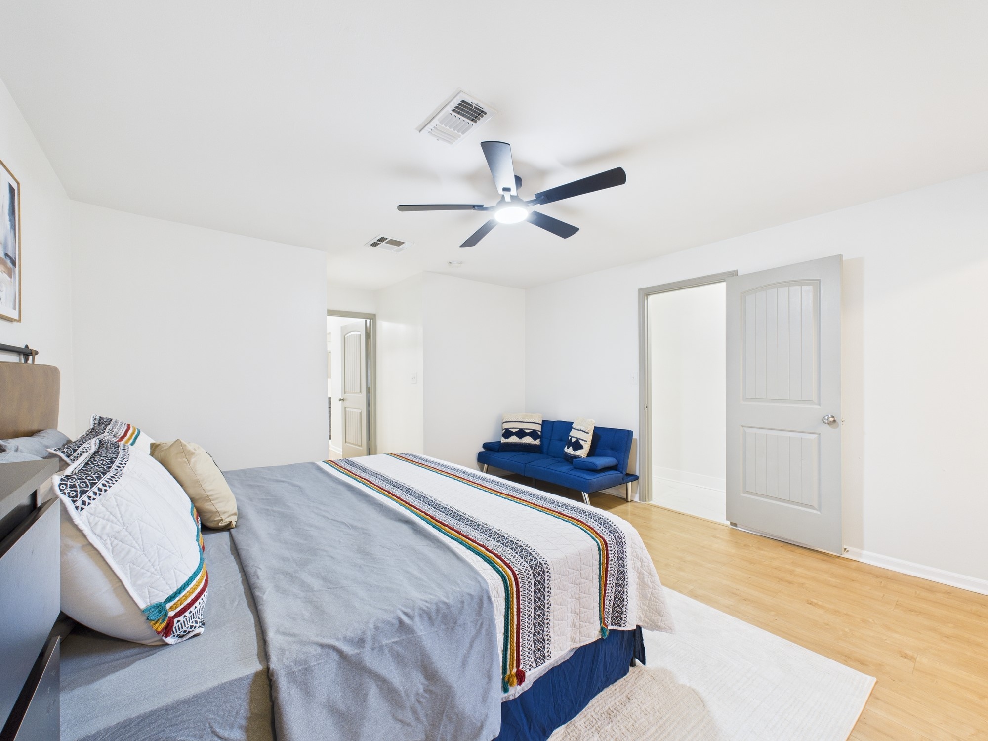 7836 Bateman Lane, Unit 7836 Houston, TX 77088 - Photo 18 of 44 Spacious Primary Bedroom
