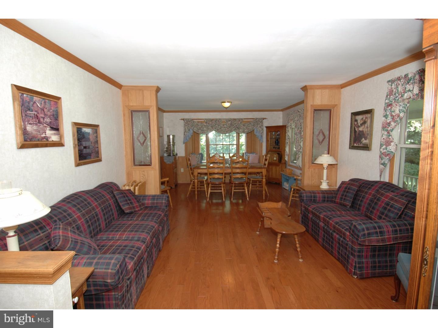 1280 Old York Road Burlington, NJ 08016 - Photo 2 of 25 Living Room