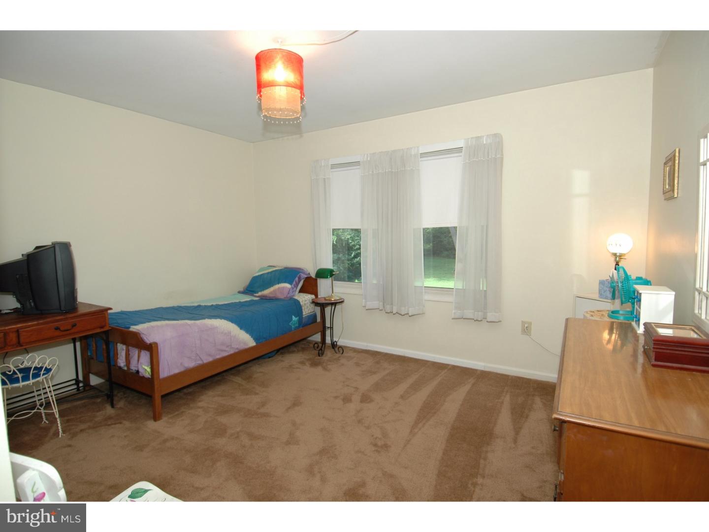 1280 Old York Road Burlington, NJ 08016 - Photo 9 of 25 Bedroom 3