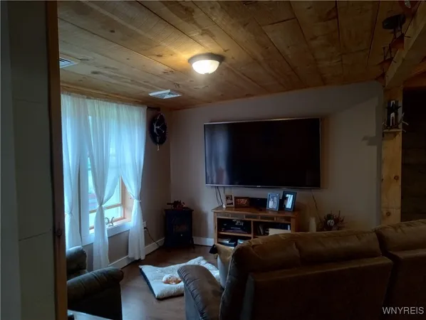 $299,000 | 9106 Arthur Jenkins Road, Lenox, NY 13032