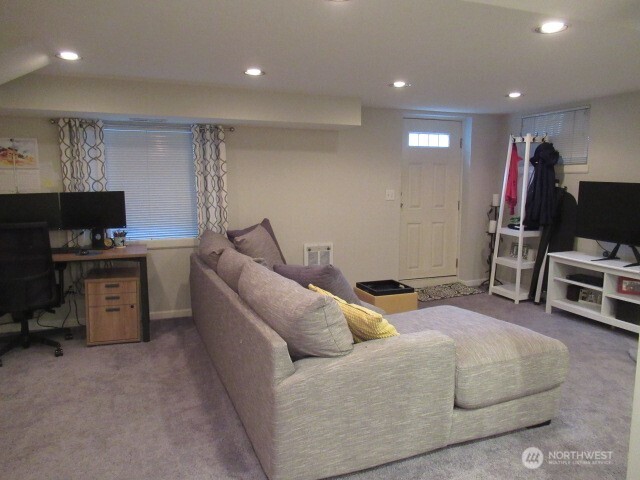 4725 35th Avenue Southwest, Unit B Seattle, WA 98126 - Photo 12 of 17