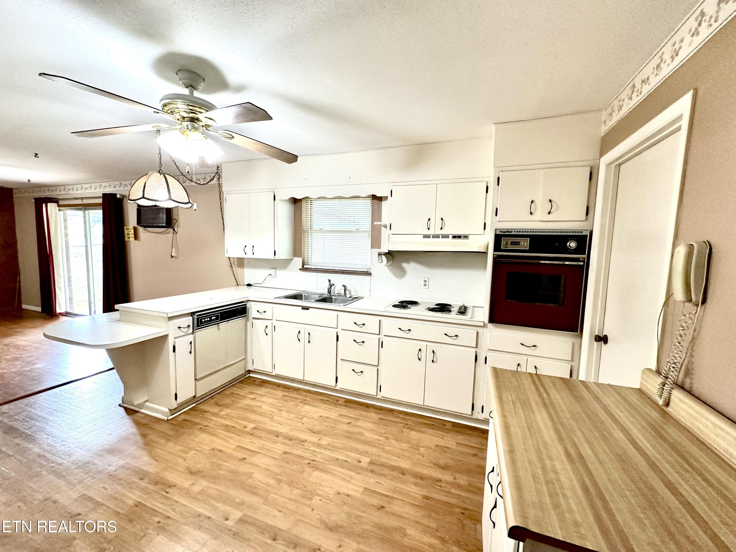 827 Murphy Road Sevierville, TN 37862 - Photo 16 of 29 IMG_7958