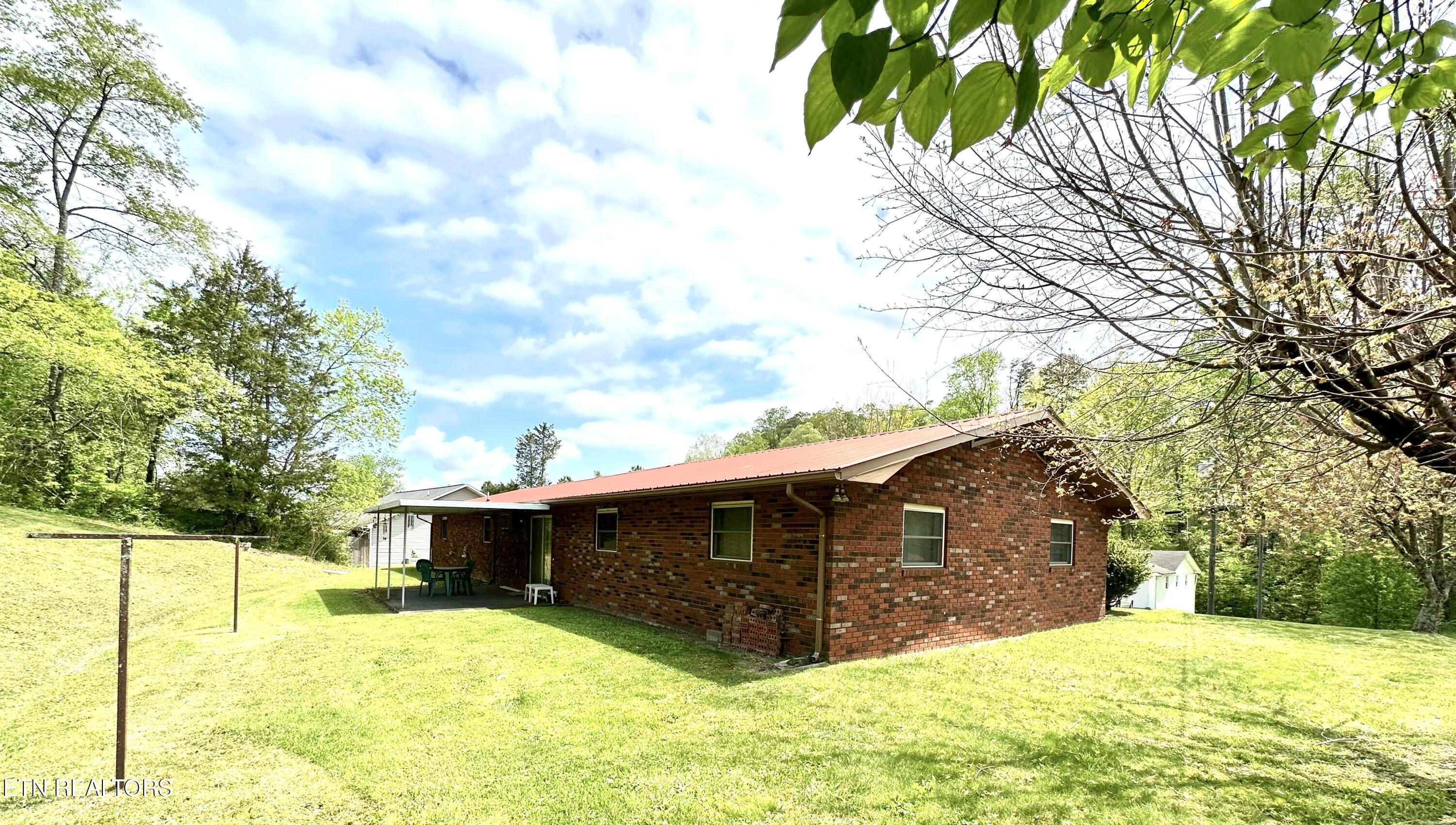 827 Murphy Road Sevierville, TN 37862 - Photo 6 of 29 IMG_4323 (1)