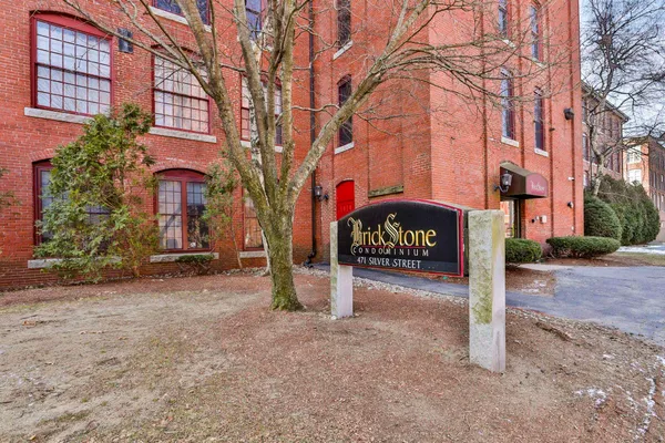 $275,000 | 471 Silver Street, Unit 403, Manchester, NH 03103