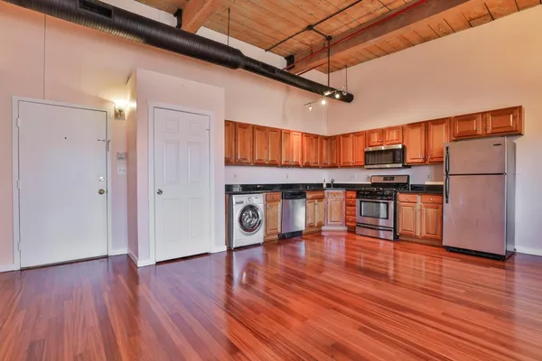 $275,000 | 471 Silver Street, Unit 403, Manchester, NH 03103