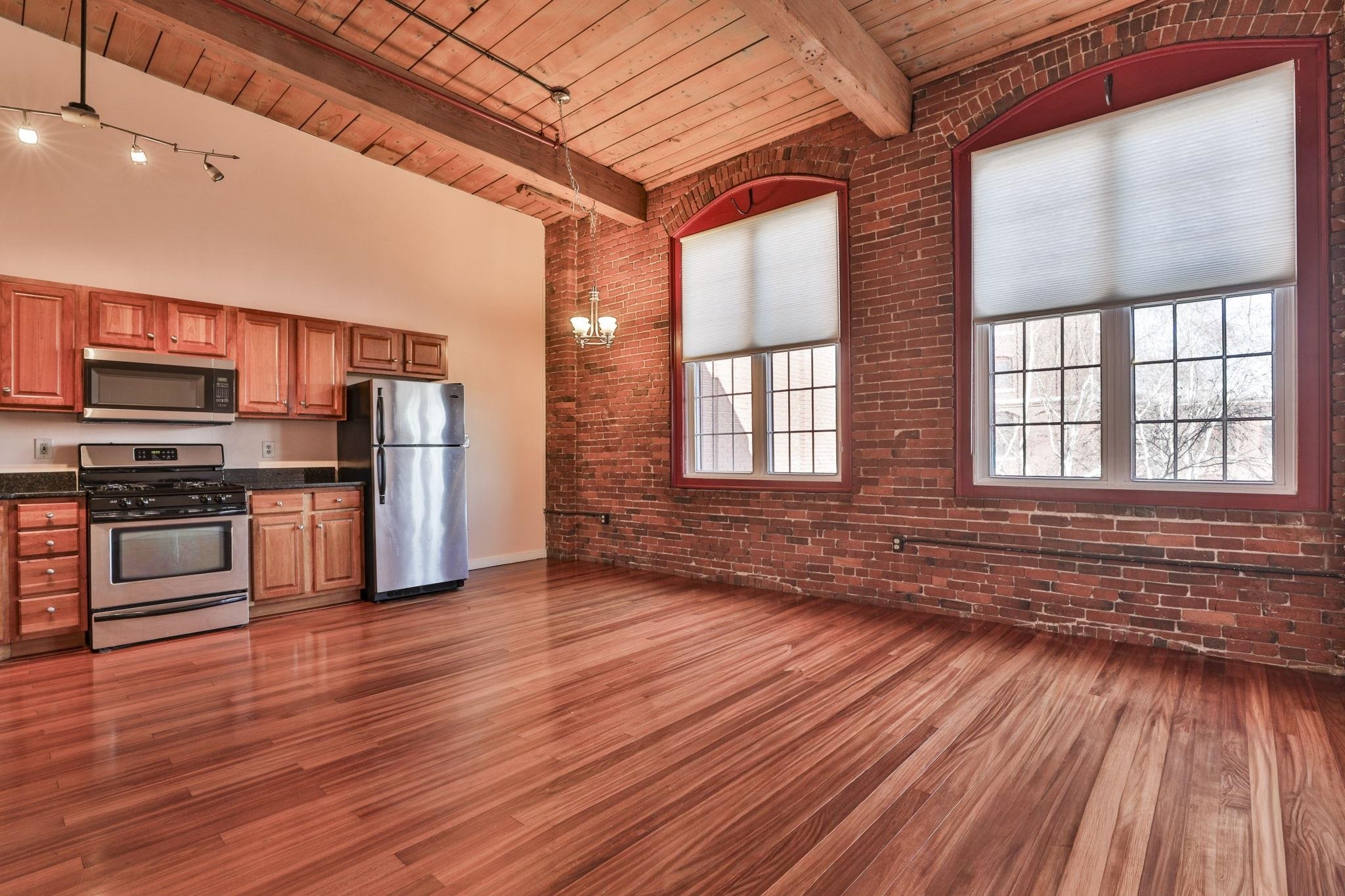 471 Silver Street, Unit 403 Manchester, NH 03103 - Photo 9 of 14