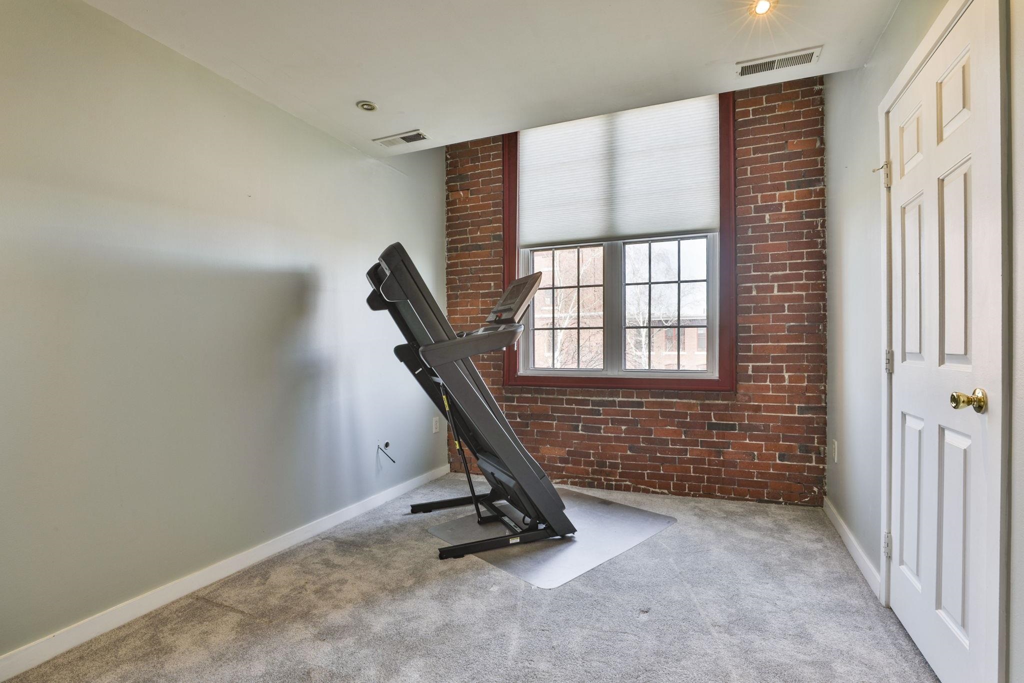 471 Silver Street, Unit 403 Manchester, NH 03103 - Photo 10 of 14