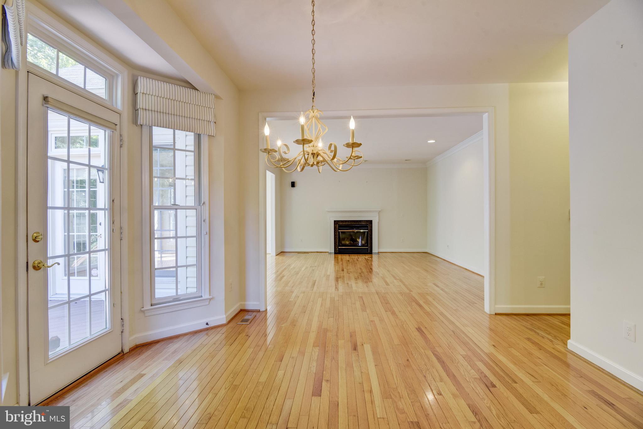 7428 Spring Summit Road Springfield, VA 22150 - Photo 11 of 70 Open floor plan - sparkling clean & move-in ready