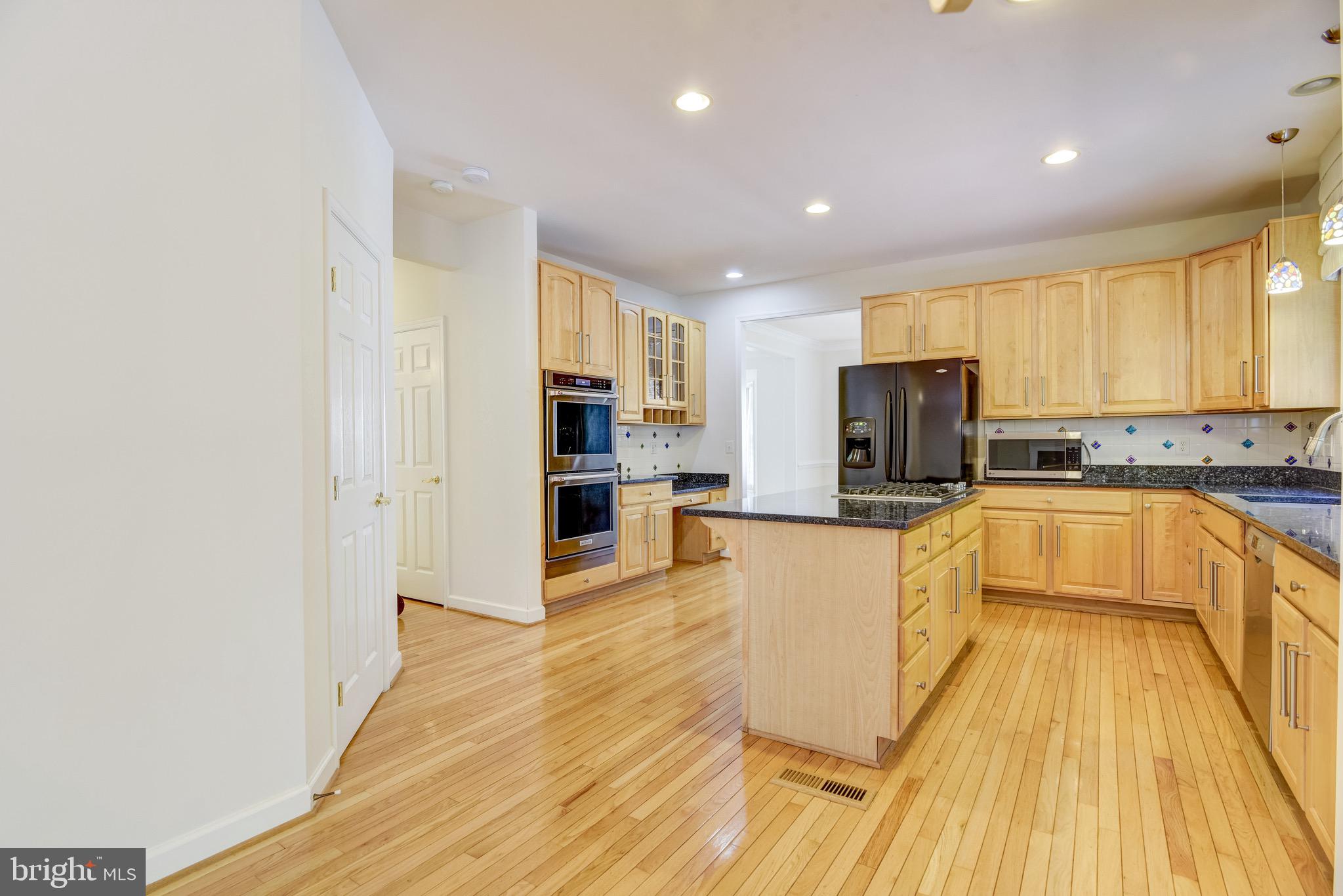 7428 Spring Summit Road Springfield, VA 22150 - Photo 15 of 70 Plenty of cabinets & counter space