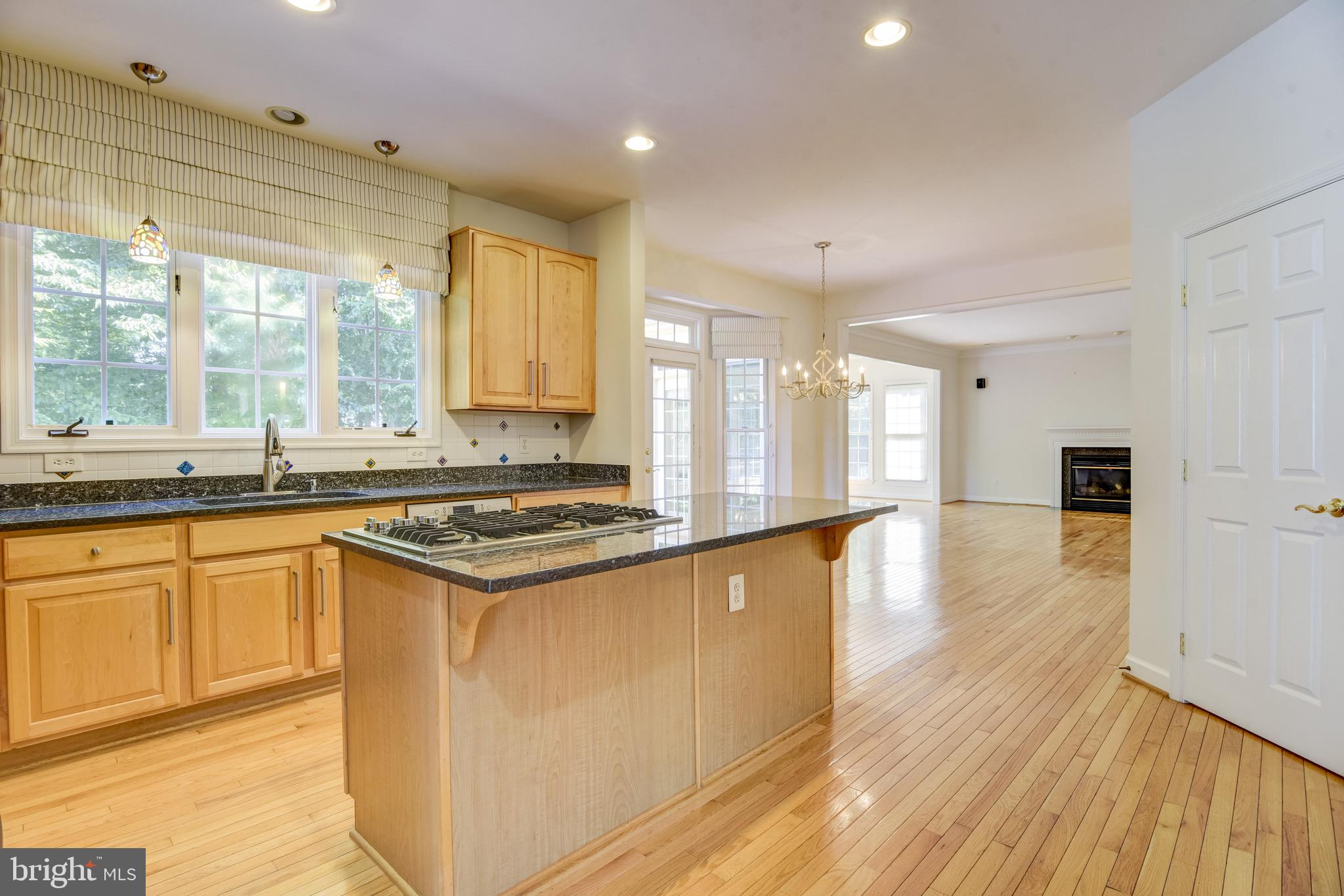 7428 Spring Summit Road Springfield, VA 22150 - Photo 16 of 70 Room for everyone in this spacious kitchen