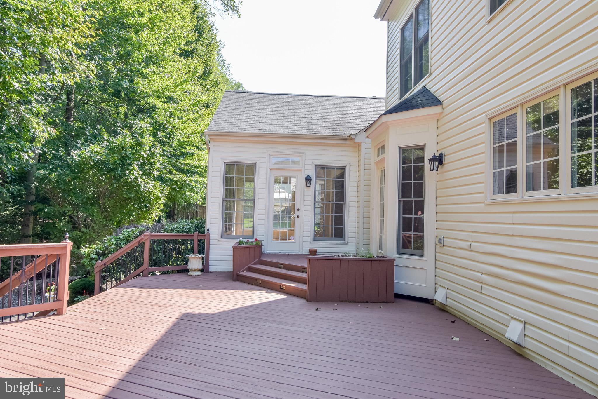 7428 Spring Summit Road Springfield, VA 22150 - Photo 36 of 70 Look at all the space!