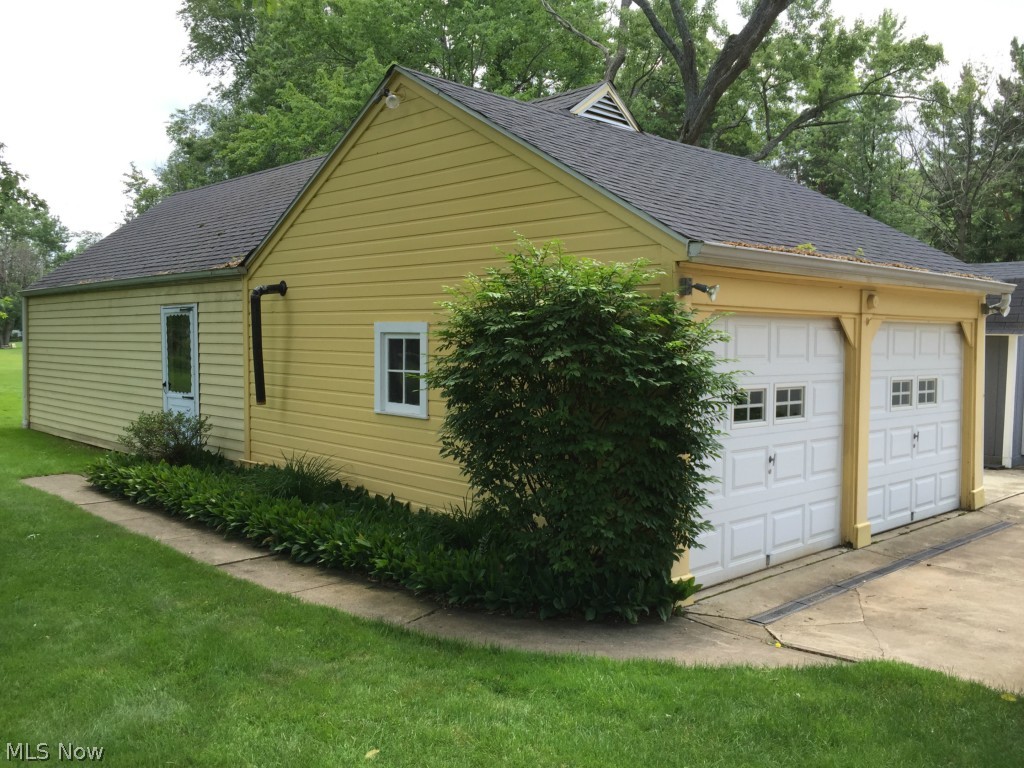 1127 Richmond Road Cleveland, OH 44124 - Photo 16 of 25 Gallery Image 16