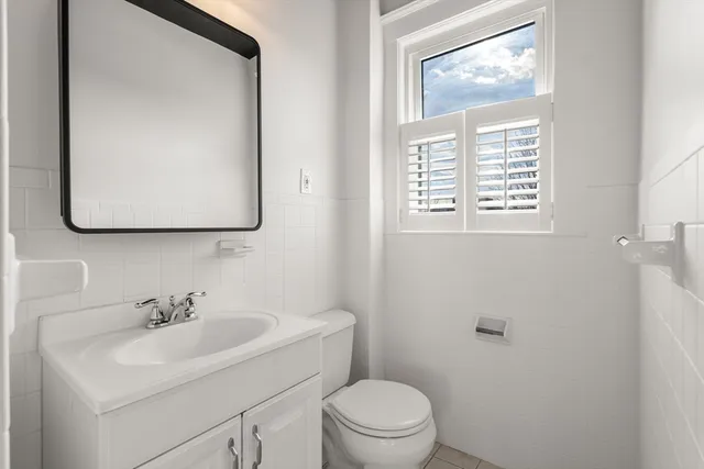 $719,000 | 215 Ash Street, Unit 3, Waltham, MA 02453