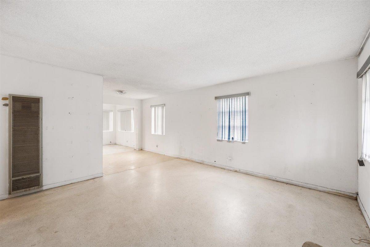 1153 West 25th Street Riviera Beach, FL 33404 - Photo 5 of 24 Living Room