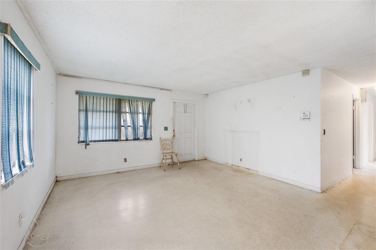 1153 West 25th Street Riviera Beach, FL 33404 - Photo 7 of 24 Living Room