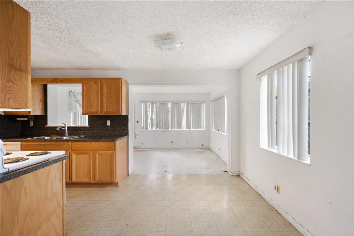 1153 West 25th Street Riviera Beach, FL 33404 - Photo 8 of 24 Dining room/kitchen