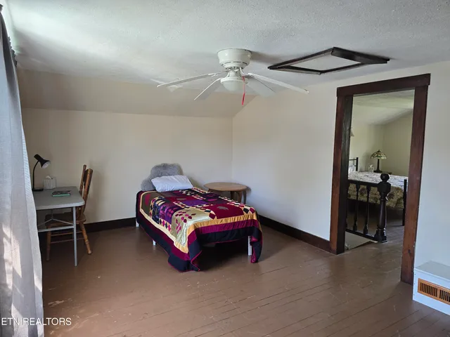 $199,000 | 215 Walden Avenue, Harriman, TN 37748