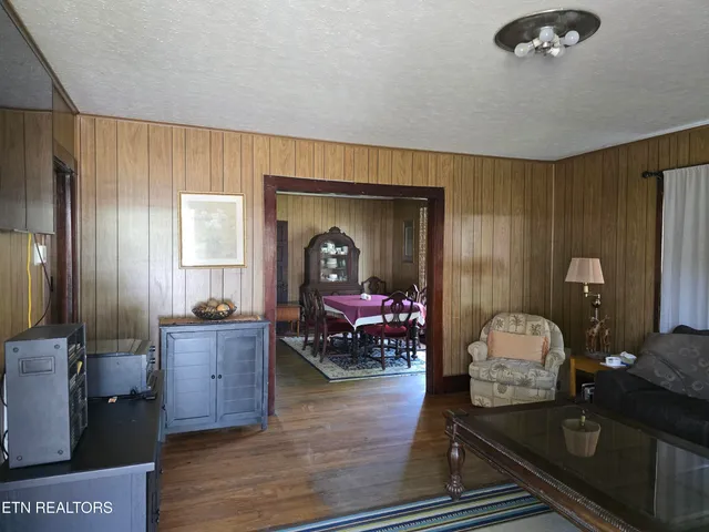 $199,000 | 215 Walden Avenue, Harriman, TN 37748