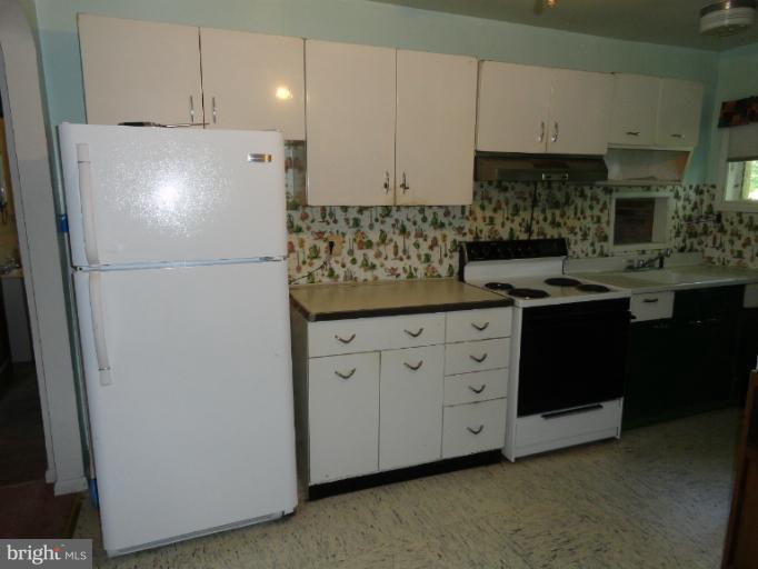 9002 Dumhart Road Laurel, MD 20723 - Photo 4 of 20 Kitchen