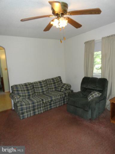 9002 Dumhart Road Laurel, MD 20723 - Photo 7 of 20 Living Room