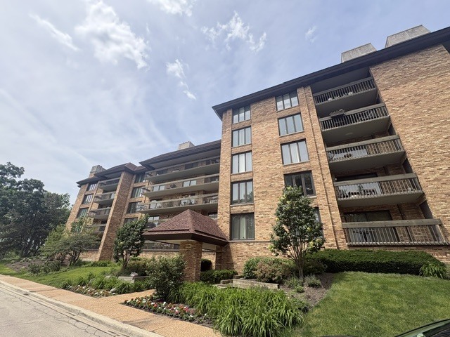 1621 Mission Hills Road, Unit N201 Northbrook, IL 60062 - Photo 2 of 28