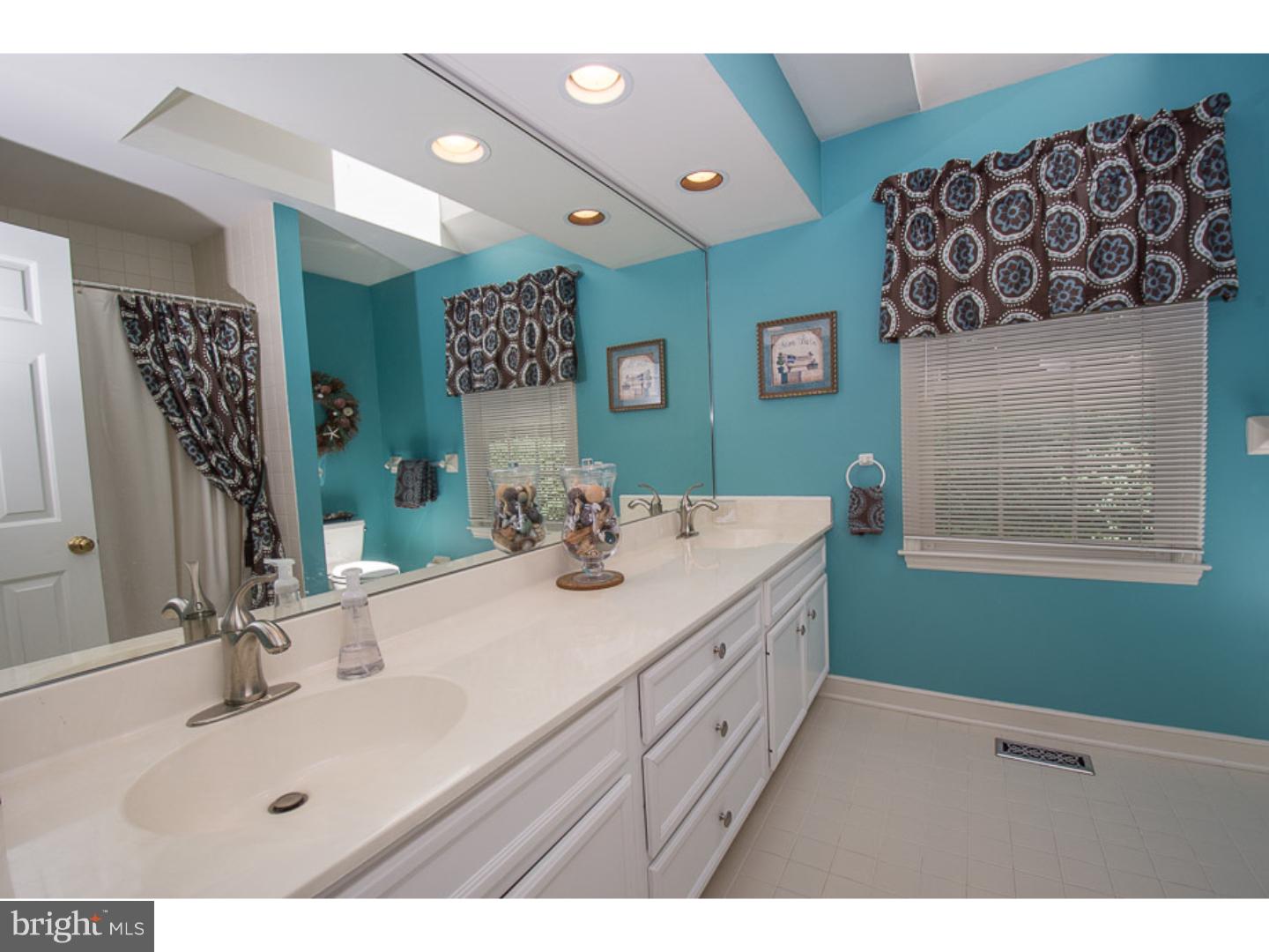 206 Ravenscliff Road Wayne, PA 19087 - Photo 14 of 25 Bathroom