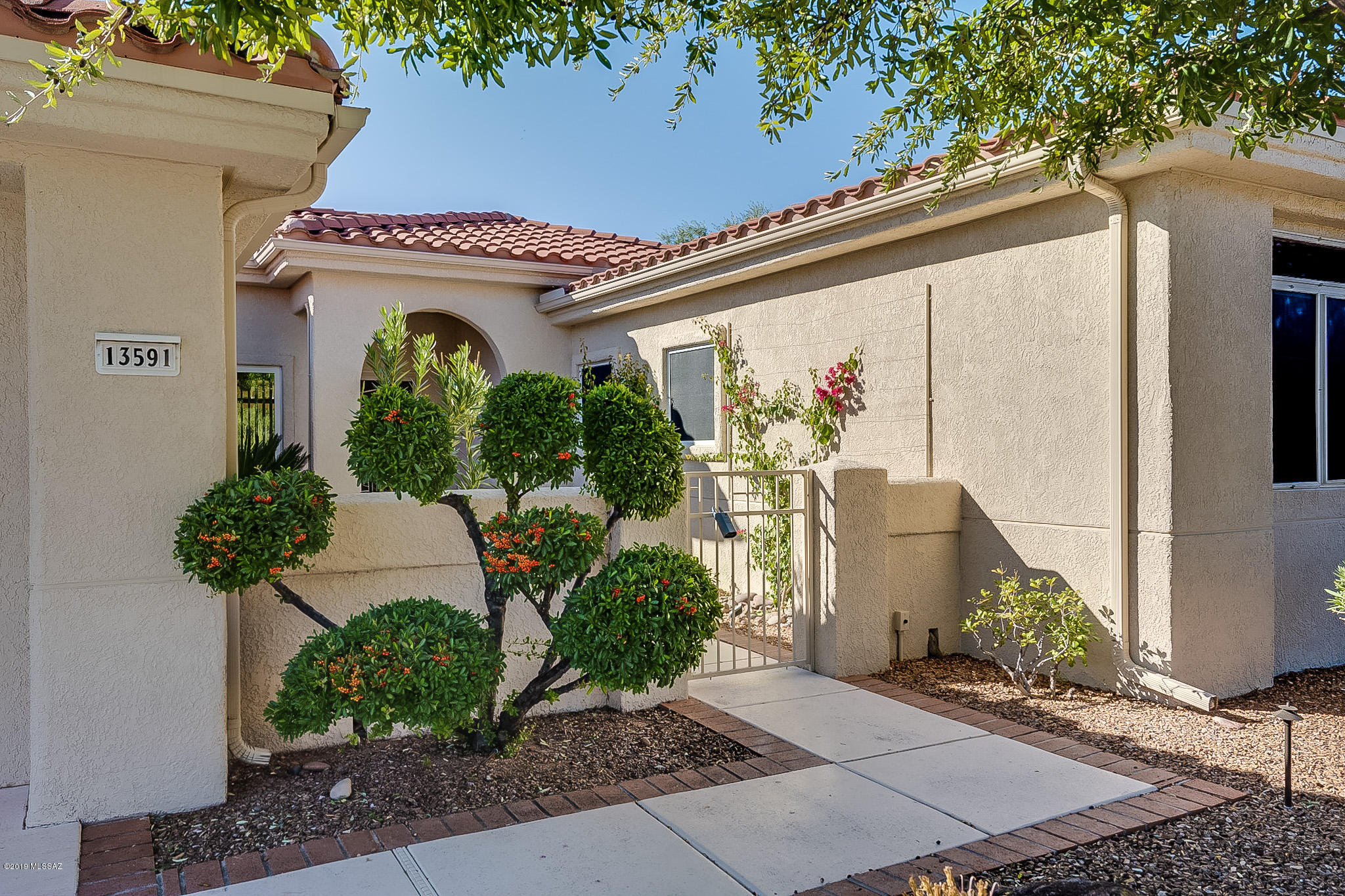 13591 North Pima Spring Way Oro Valley, AZ 85755 - Photo 2 of 49