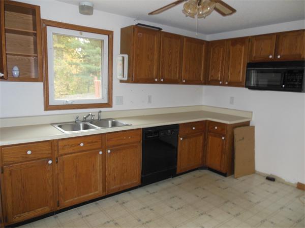 211 Starling Road Springfield, MA 01119 - Photo 6 of 17