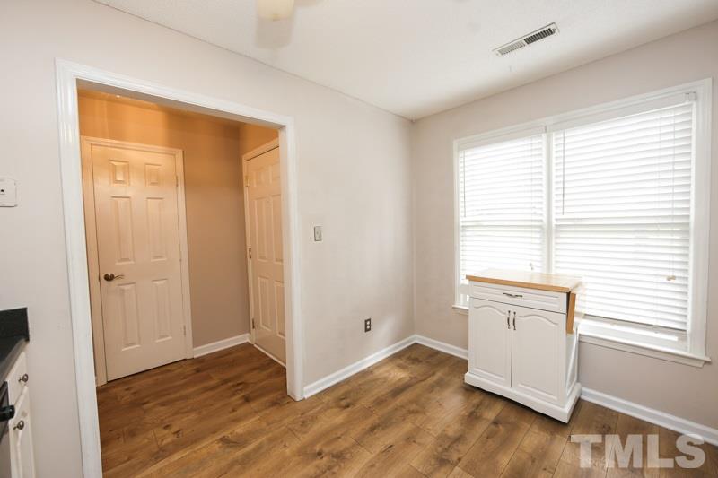 4624 Fawnbrook Circle Raleigh, NC 27612 - Photo 4 of 15 Gallery Image 4