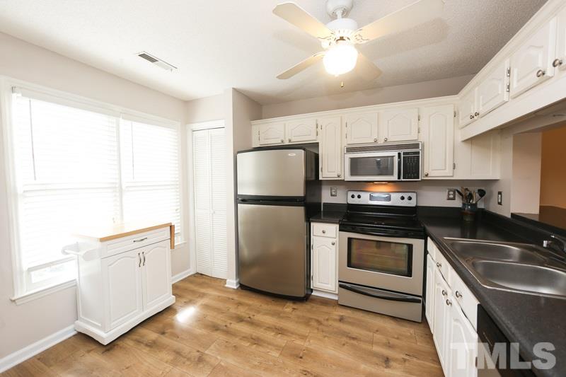 4624 Fawnbrook Circle Raleigh, NC 27612 - Photo 5 of 15 Gallery Image 5