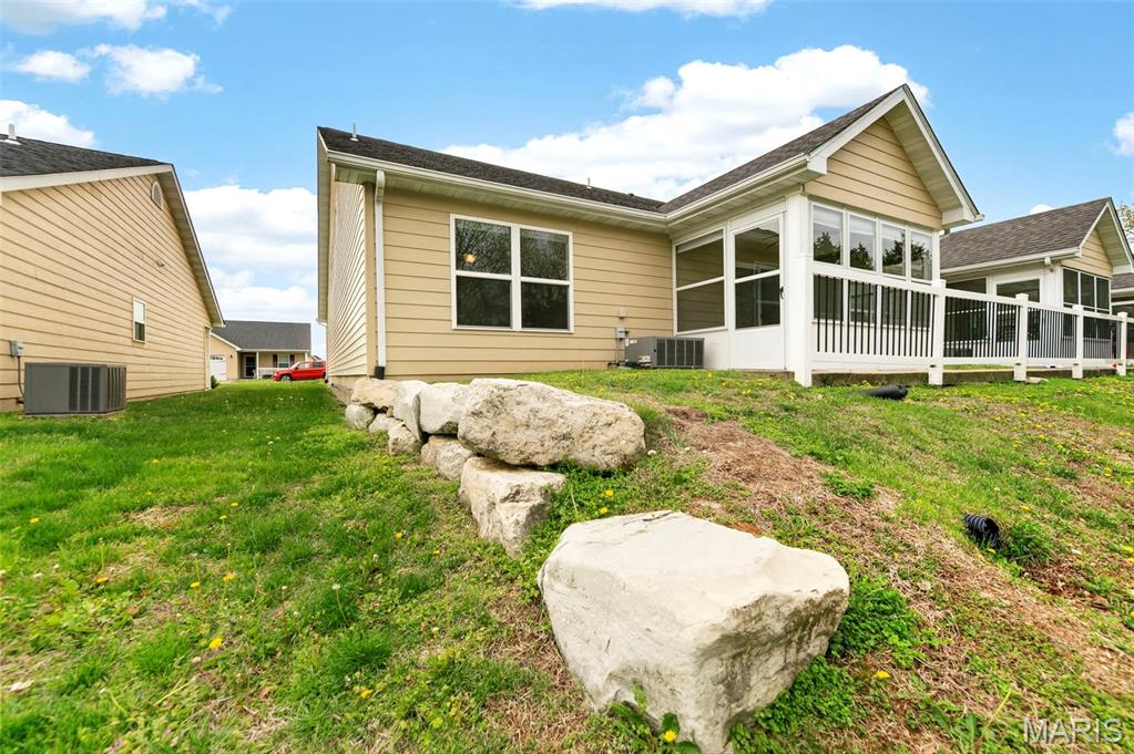 1007 Hawk Ridge Drive Union, MO 63084 - Photo 22 of 36