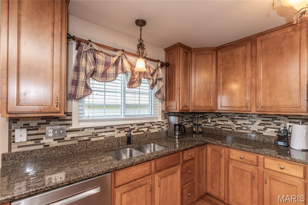 910 Daffodil Ridge Drive O'Fallon, MO 63366 - Photo 11 of 40 Gallery Image 11