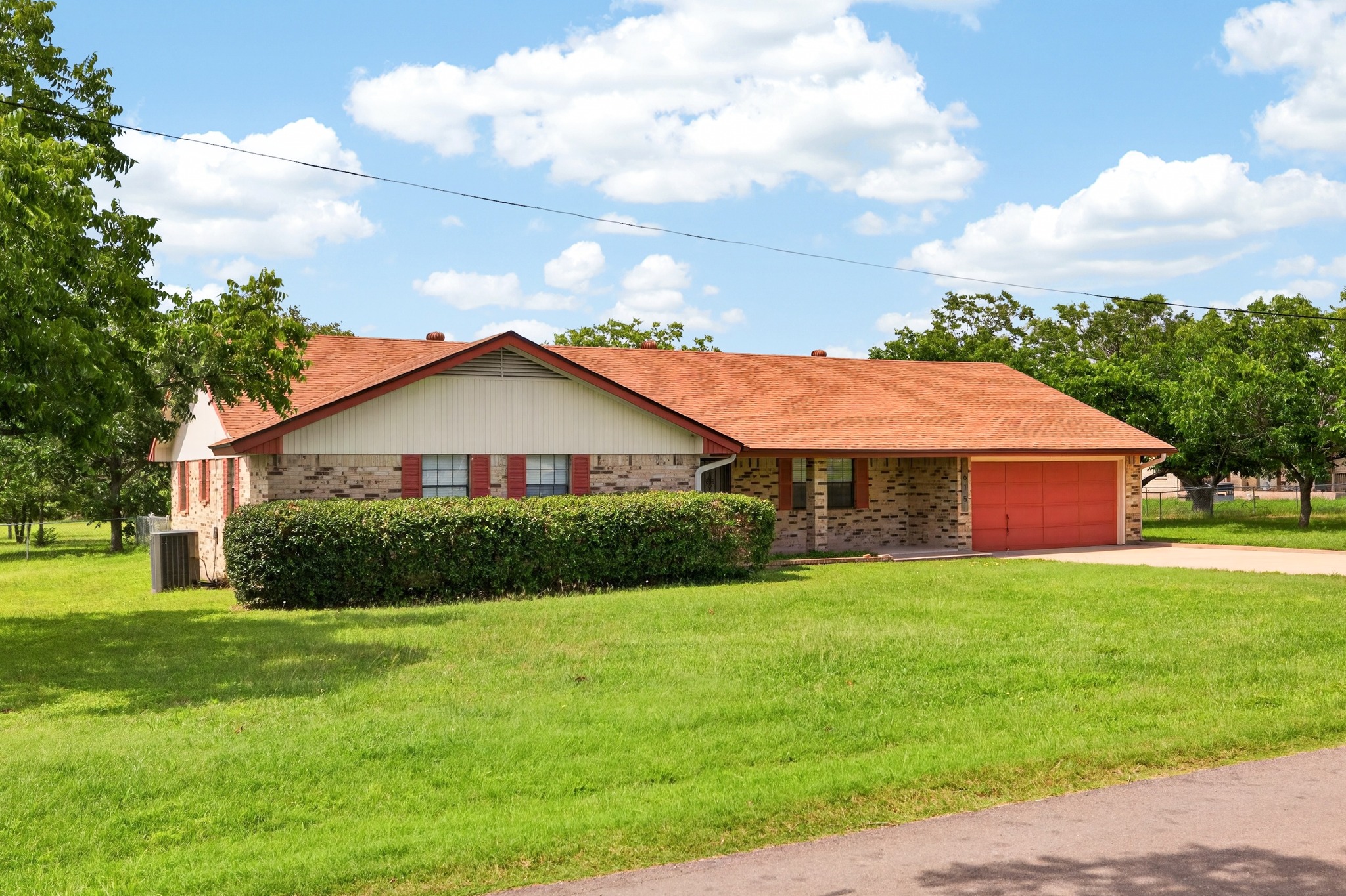 615 Old Manchaca Road Austin, TX 78748 - Photo 2 of 40