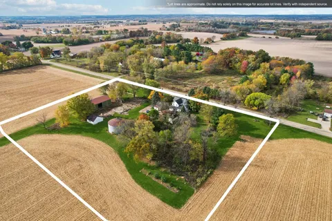 $560,000 | 832 Highway 138, Stoughton, WI 53589