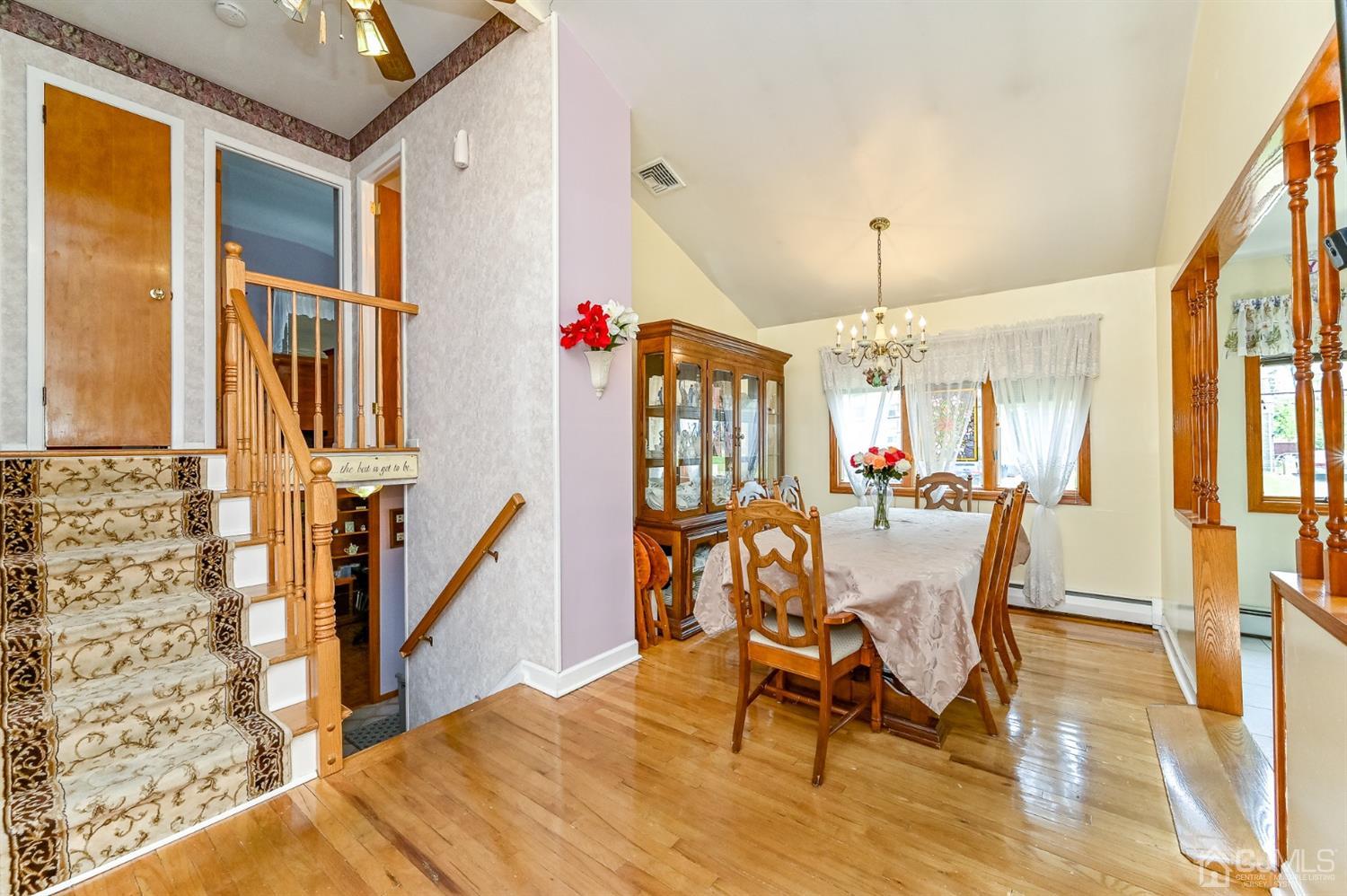 676 Inman Avenue Colonia, NJ 07067 - Photo 14 of 43 Gallery Image 14