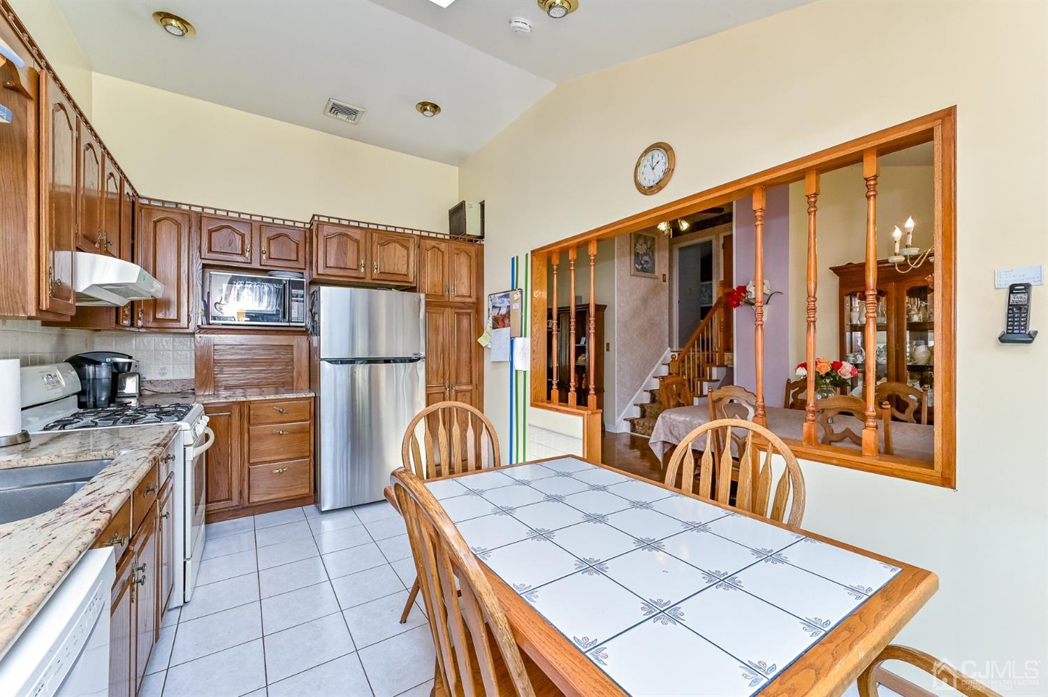 676 Inman Avenue Colonia, NJ 07067 - Photo 19 of 43 Gallery Image 19